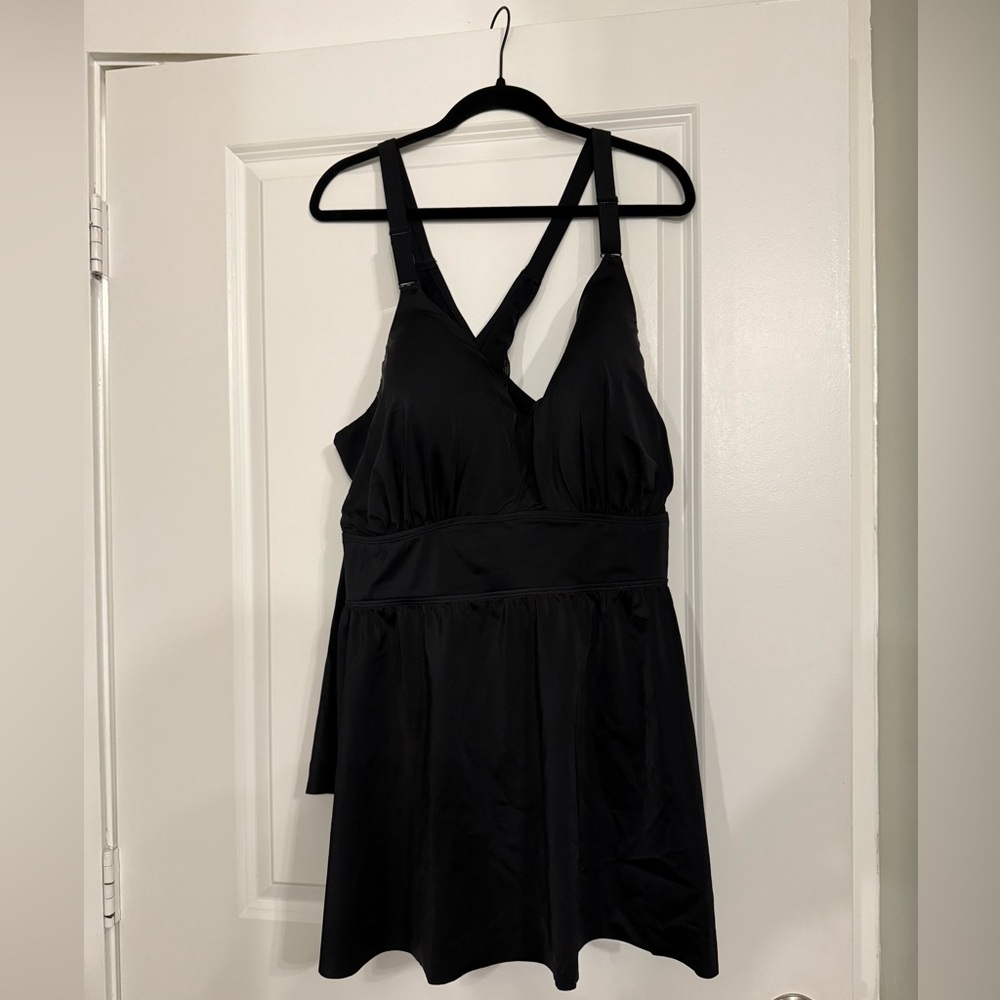 Wire Free Racerback Tankini Torrid Size 6-DD/F - Picture 3 of 6